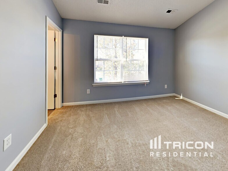 Building Photo - 9612 Aventide Ln