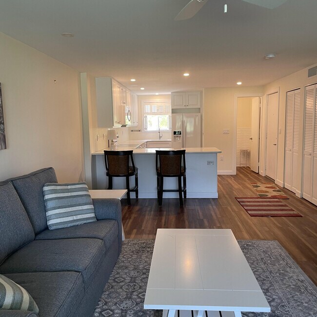 Building Photo - 5111 SE Miles Grant Rd