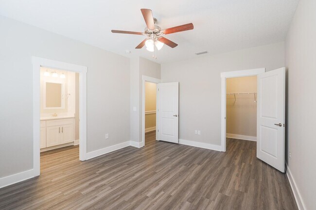 Building Photo - 298 Date Palm Ln