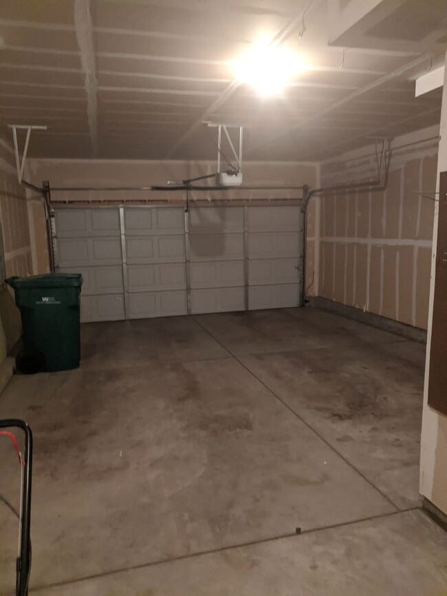Building Photo - Open layout two-story home