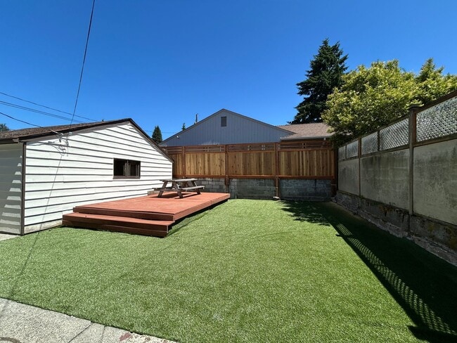 Building Photo - Rare opportunity to live in a stunning 5 B...