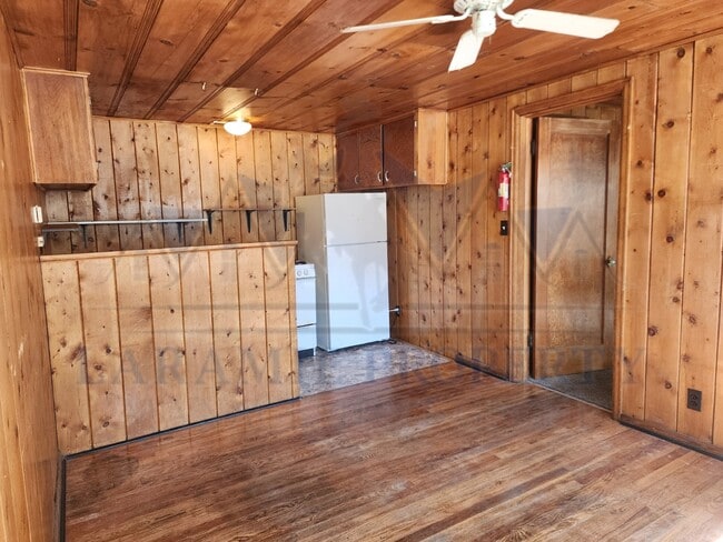 Building Photo - 1 Bedroom 1 Bathroom Apartment