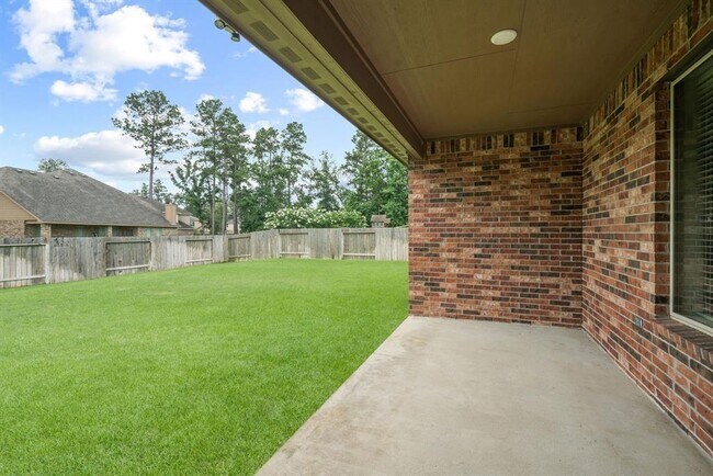 Building Photo - 14108 N Crater Lake Trail