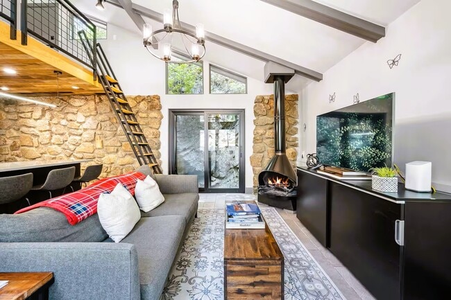 Building Photo - 1237 CO-103