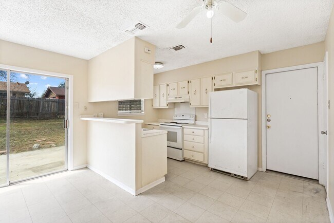 Building Photo - CASA ORO-4718