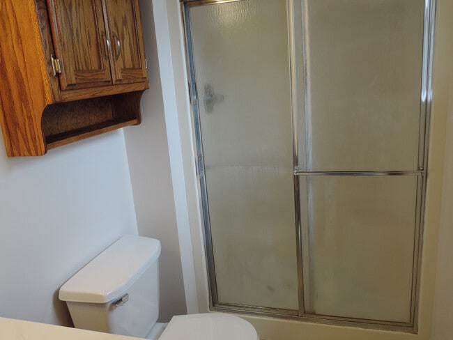 Building Photo - short term lease available