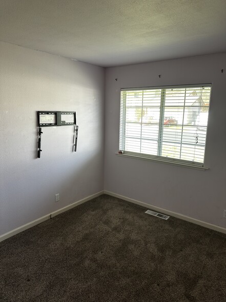 Building Photo - 17705 Spur Ct