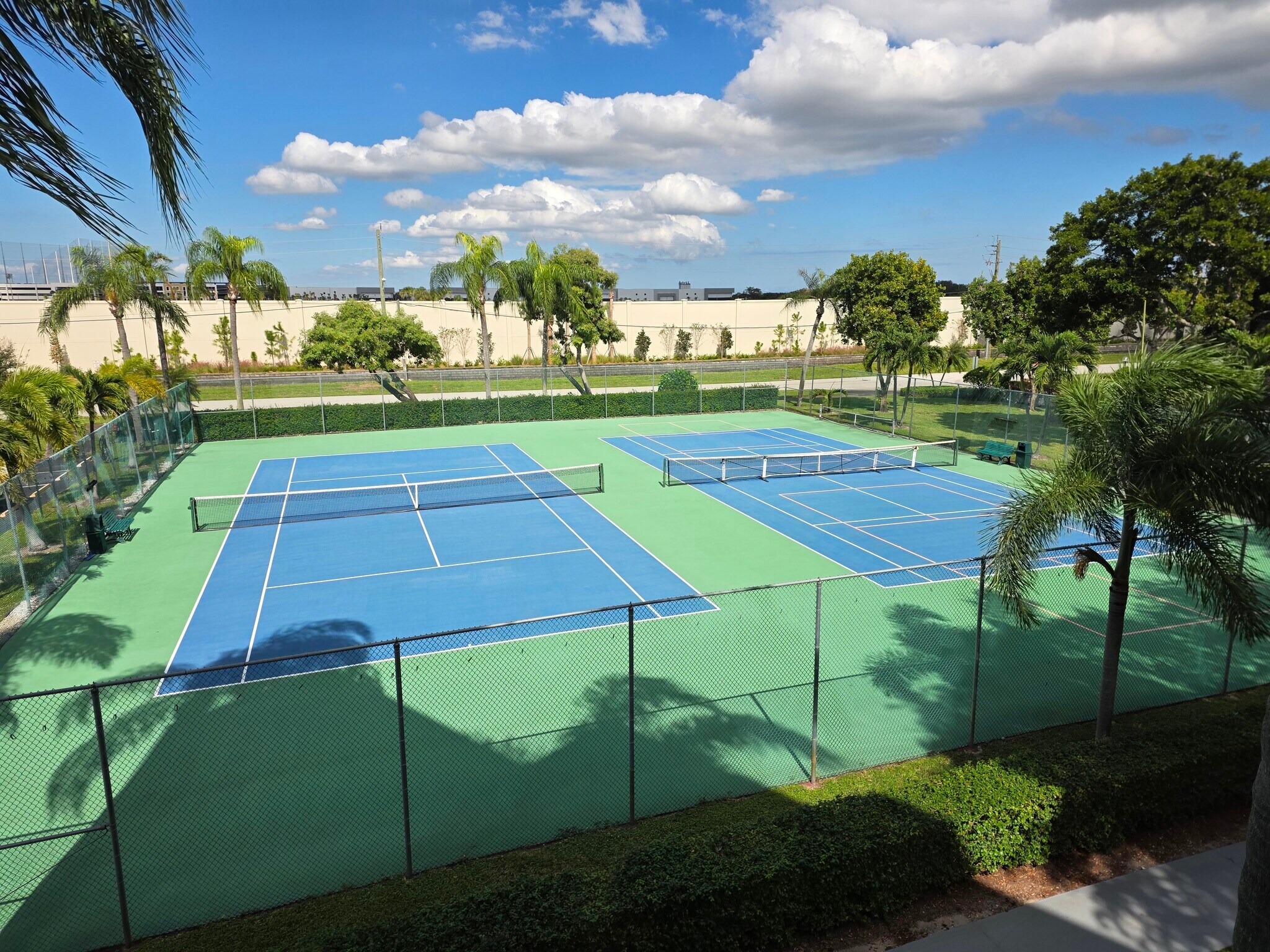 Building Photo - 2222 N Cypress Bend Dr