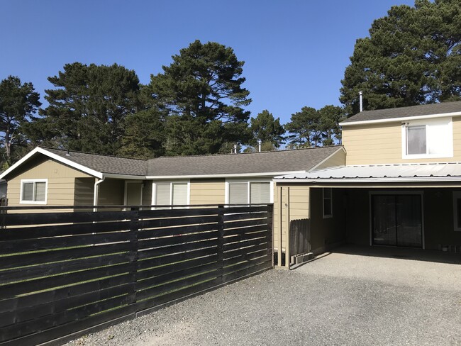 Building Photo - 1725 Anderson Ave