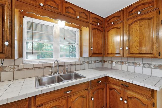 Building Photo - 2612 Ashley Dr