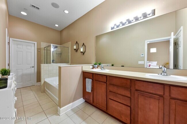 Building Photo - 6209 Eclipse Cir