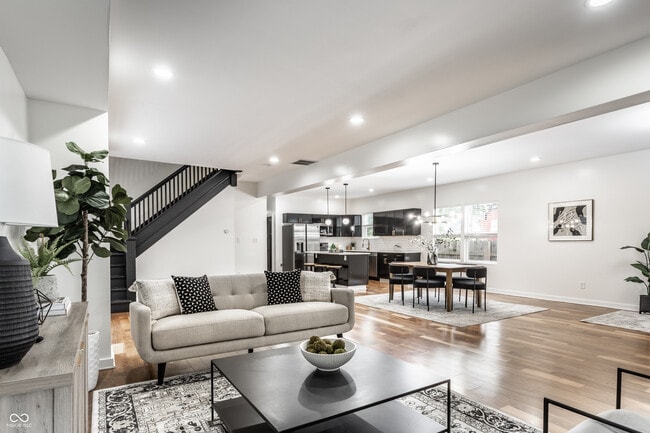 Building Photo - 1852 Singleton St