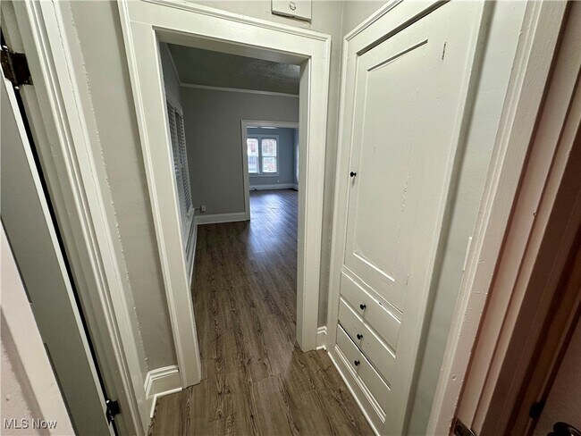 Building Photo - 1673 Cordova Ave