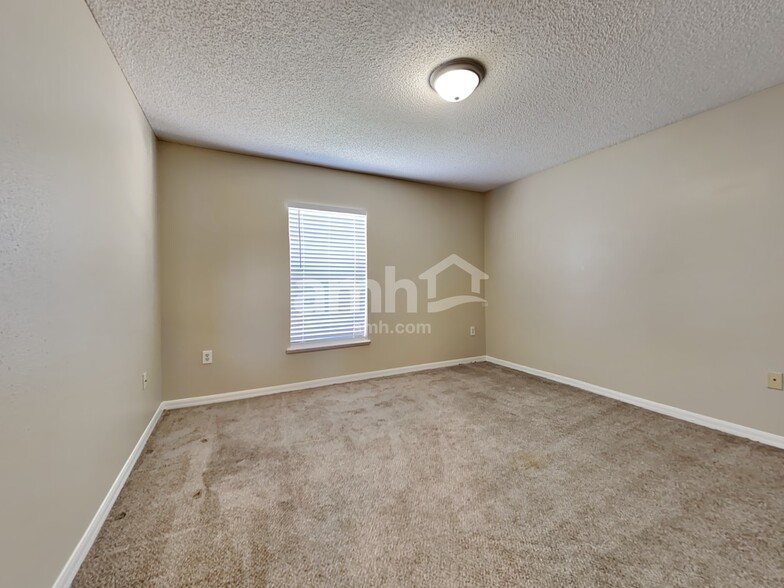 Building Photo - 5514 Ashleigh Park Dr