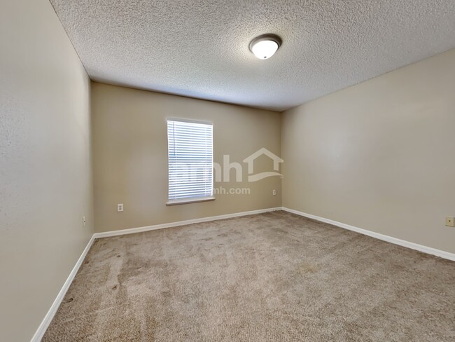 Building Photo - 5514 Ashleigh Park Dr