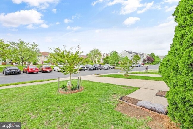 Building Photo - 11070 Clovertree Ct