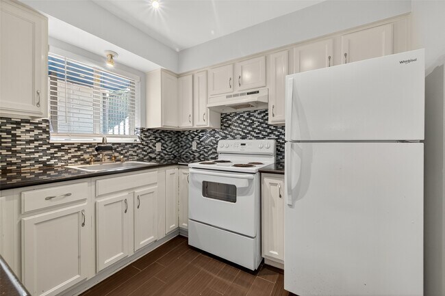 Building Photo - 2020 Huldy St