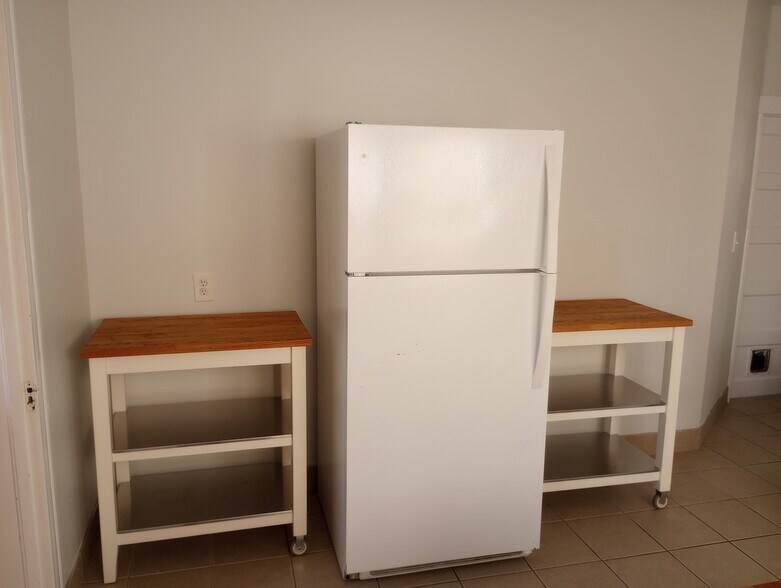 Building Photo - 92 Thorpe St