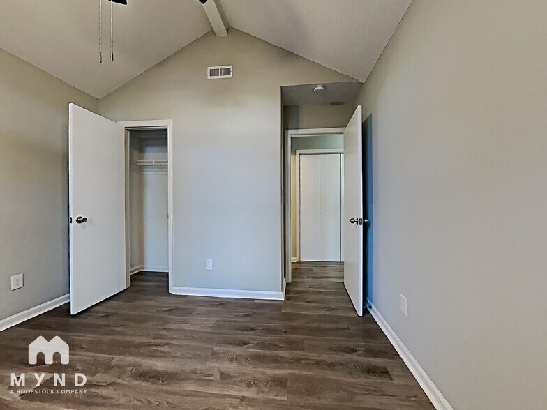 Building Photo - 1300 Newfound Hollow Dr