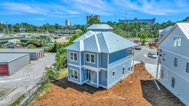 Building Photo - 2700 Lagoon Mnr Dr