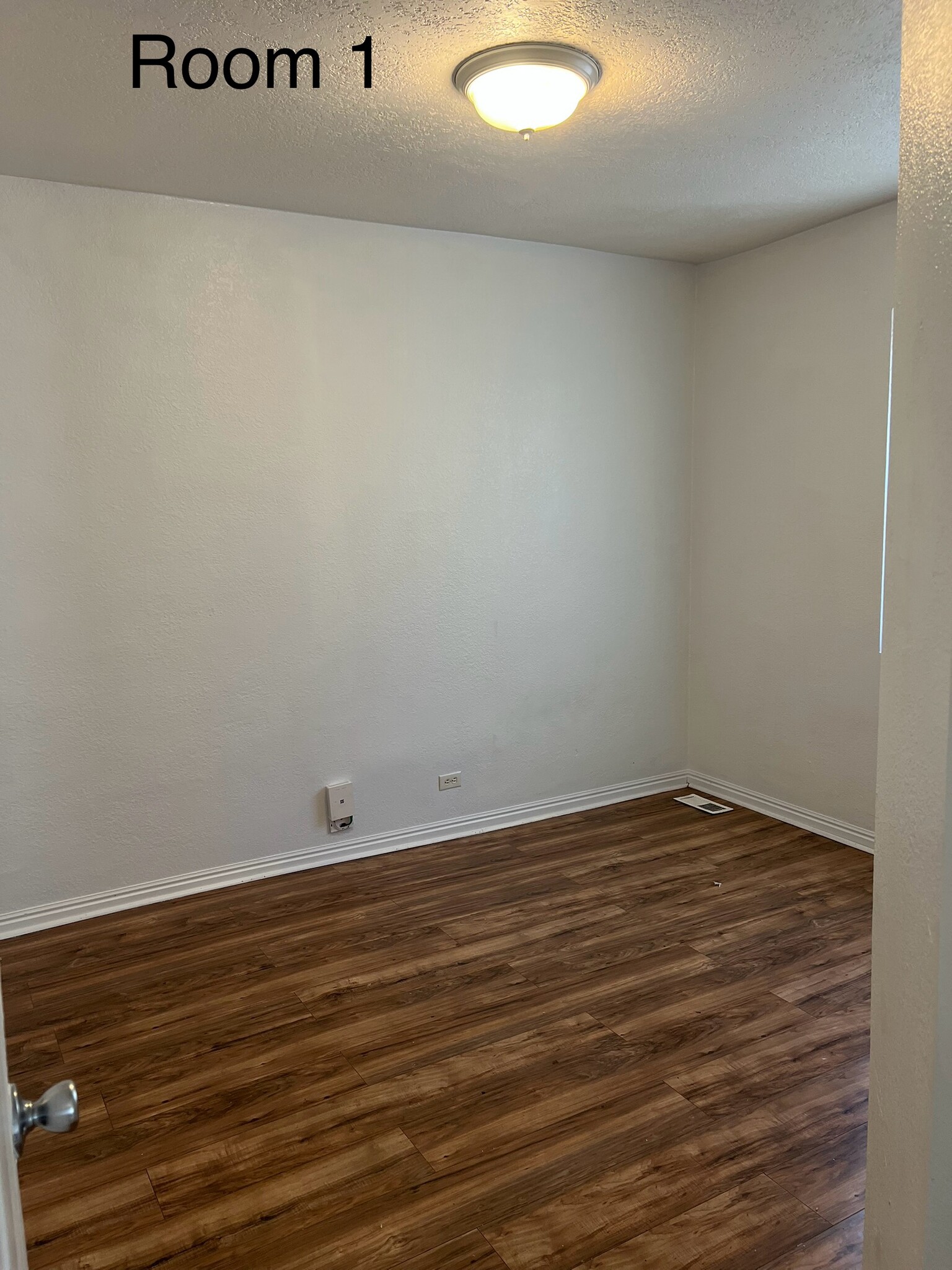 Building Photo - 873 w 300 s