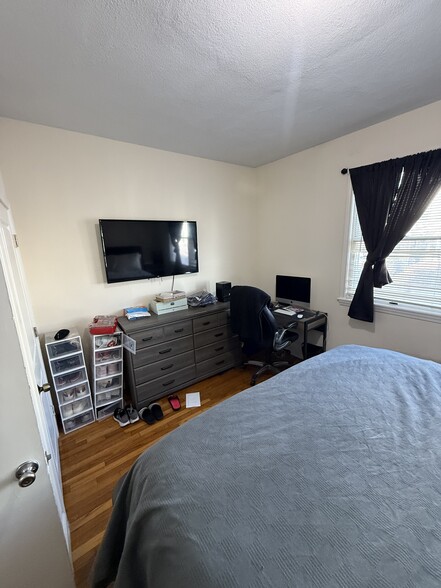 Building Photo - 57 Irving St