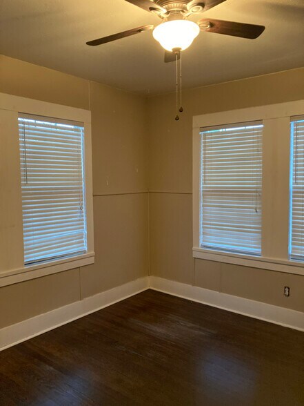 Building Photo - 710 Jeanette St