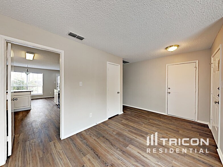 Building Photo - 5000 Prairie Creek Trail