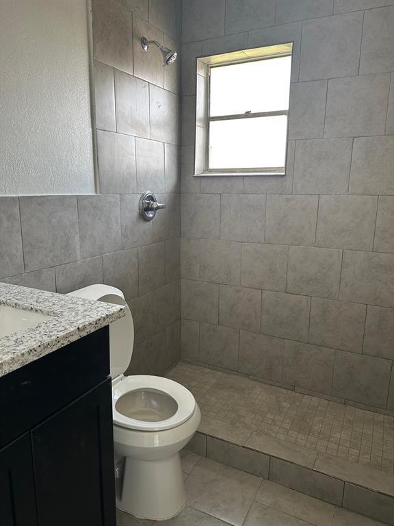 Building Photo - 3831 Wipprecht St