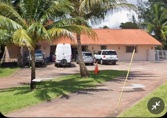 Building Photo - 330 Northwest Dr