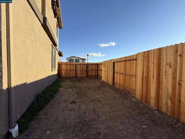 Building Photo - 626 Shefford Dr