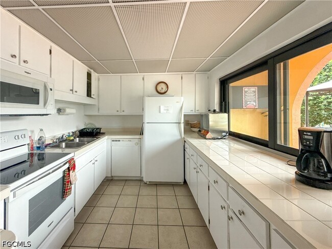 Building Photo - 6136 Whiskey Creek Dr