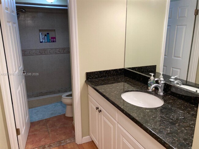 Building Photo - 18011 Biscayne Blvd