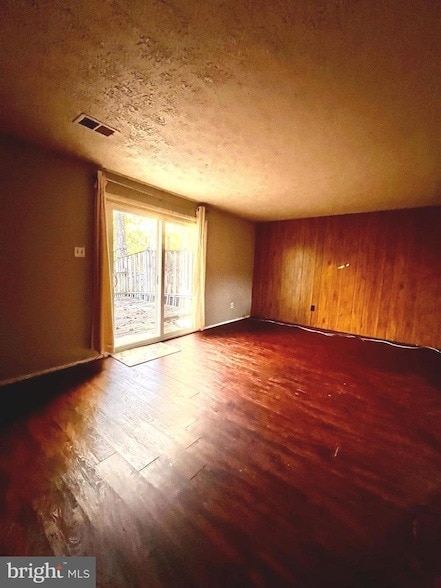 Building Photo - 8104 Willowdale Ct