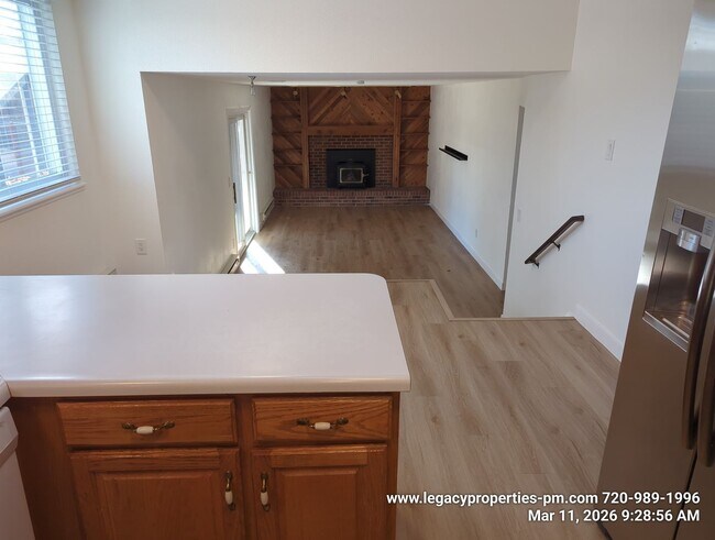 Building Photo - QUAINT SPLIT LEVEL IN MORRISON