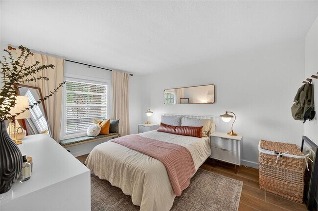 Building Photo - 5153 Salmon Dr SE