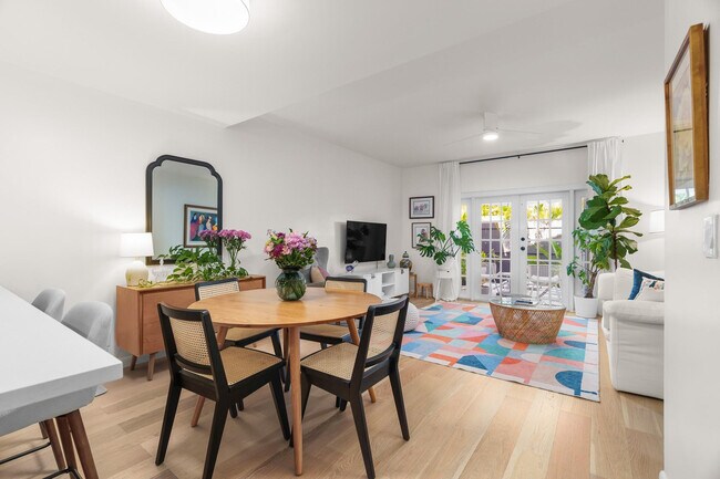 Building Photo - 1321 Bayview Dr