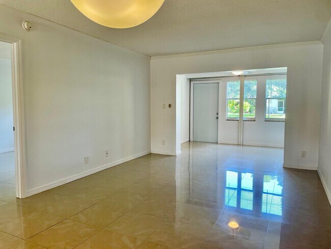 Building Photo - 608 SW Natura Blvd