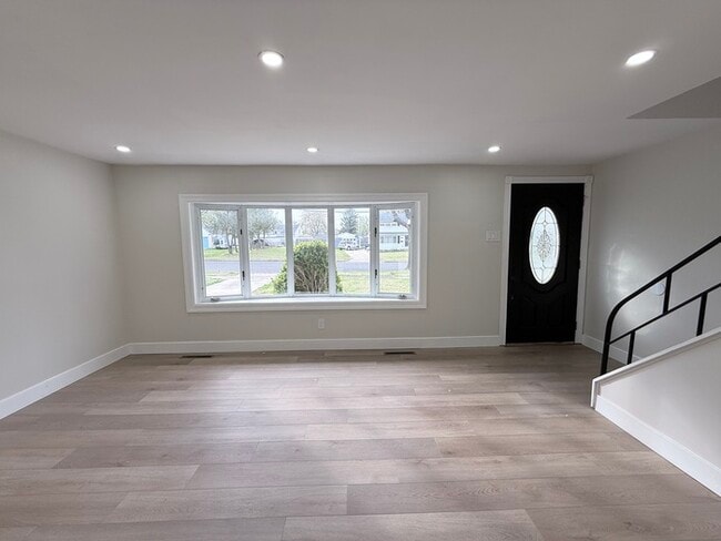 Building Photo - 315 Park Ave