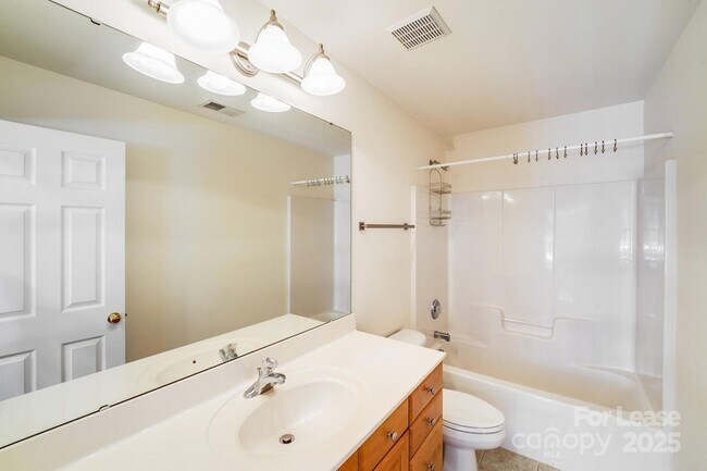 Building Photo - 10243 Squires Way
