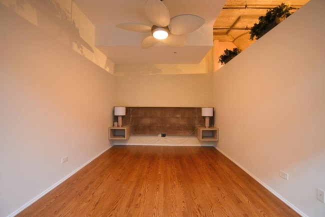 Building Photo - 900 N Kingsbury St