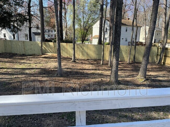Building Photo - 9007 Covewood Rd