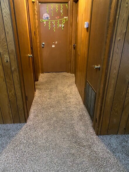 Building Photo - 218 Redbud Ln