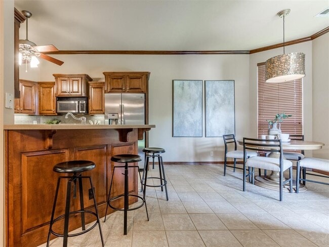 Building Photo - 16616 Hardwood Pl