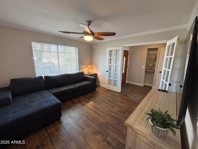 Building Photo - 2041 E Marquette Dr