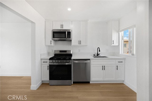 Building Photo - 15 Christina St