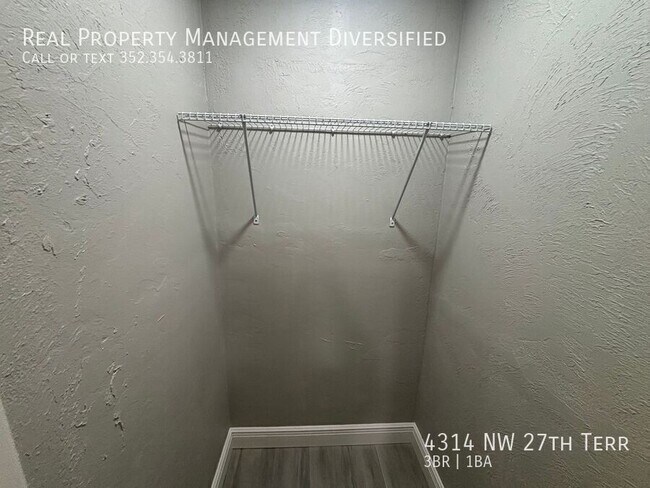 Building Photo - 4314 NW 27th Terrace