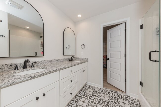 Building Photo - Coastal Elegance on a Spacious Corner Lot in Kings Harbor