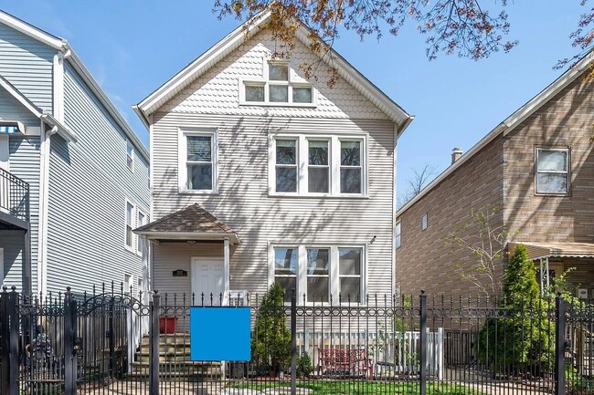 Primary Photo - 2522 W Shakespeare Ave