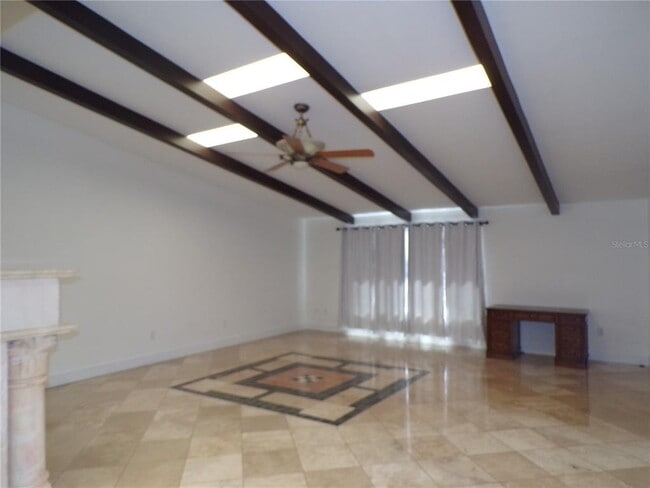 Building Photo - 179 Maria Ct